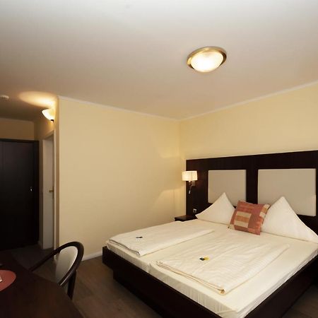 Hotel Gruene Tanne Гамбург Экстерьер фото