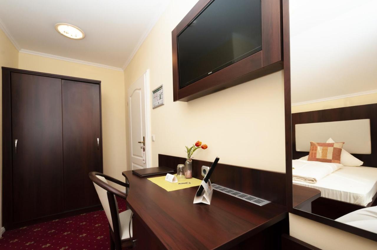 Hotel Gruene Tanne Гамбург Экстерьер фото